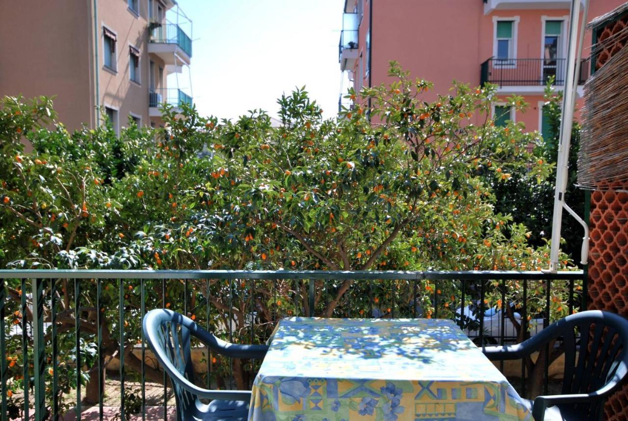 Appartamenti Con Giardino E Posto Auto Per Famiglie ฟีนาเลลีกูเร ภายนอก รูปภาพ