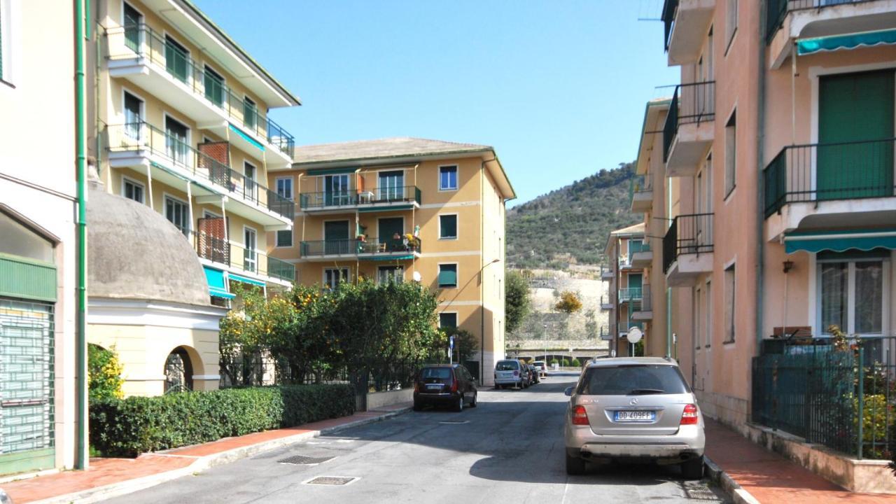 Appartamenti Con Giardino E Posto Auto Per Famiglie ฟีนาเลลีกูเร ภายนอก รูปภาพ