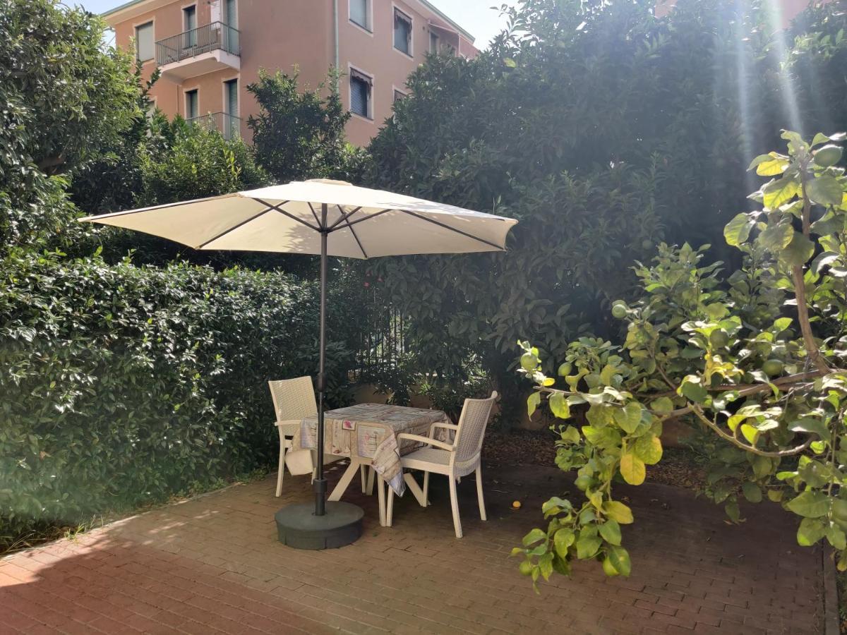 Appartamenti Con Giardino E Posto Auto Per Famiglie ฟีนาเลลีกูเร ภายนอก รูปภาพ