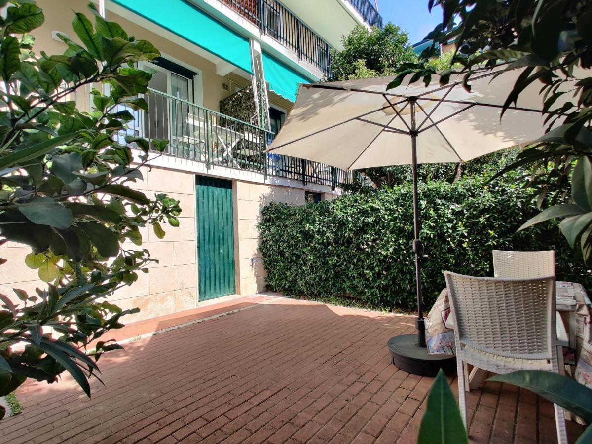 Appartamenti Con Giardino E Posto Auto Per Famiglie ฟีนาเลลีกูเร ภายนอก รูปภาพ